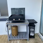 בית נופש La Maison Des Hirondelles, Piscine, Billard, Ping Pong, 3 Terrasses Et Jardin מונטובן