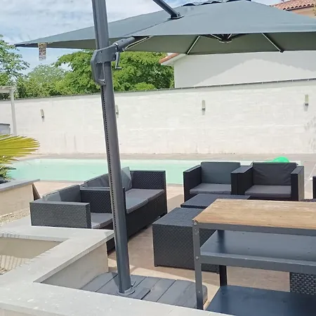La Maison Des Hirondelles, Piscine, Billard, Ping Pong, 3 Terrasses Et Jardin * מונטובן