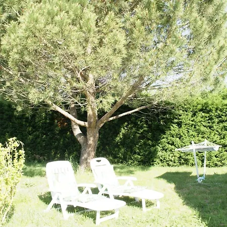 Holiday home La Maison Des Hirondelles, Piscine, Billard, Ping Pong, 3 Terrasses Et Jardin *