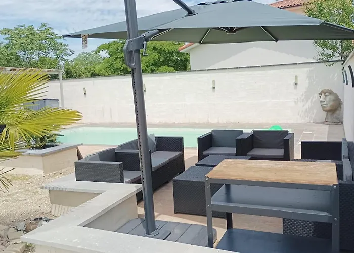 La Maison Des Hirondelles, Piscine, Billard, Ping Pong, 3 Terrasses Et Jardin * Montauban